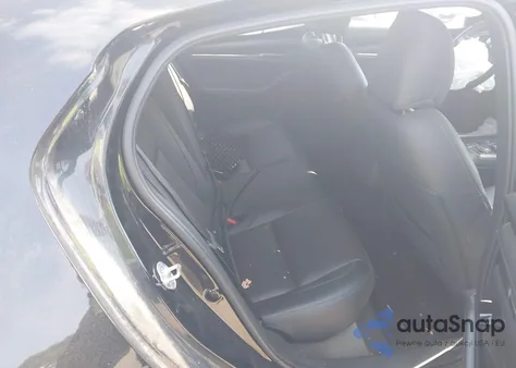 2019 Mazda Mazda3 Hatchback Premium Package z USA, uszkodzony, nr VIN JM1BPBNM4K1123132